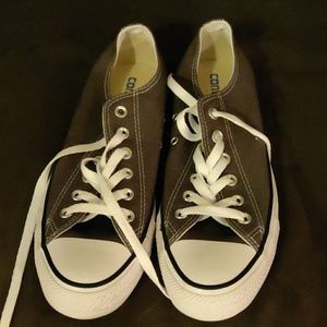 Converse - BRAND NEW
